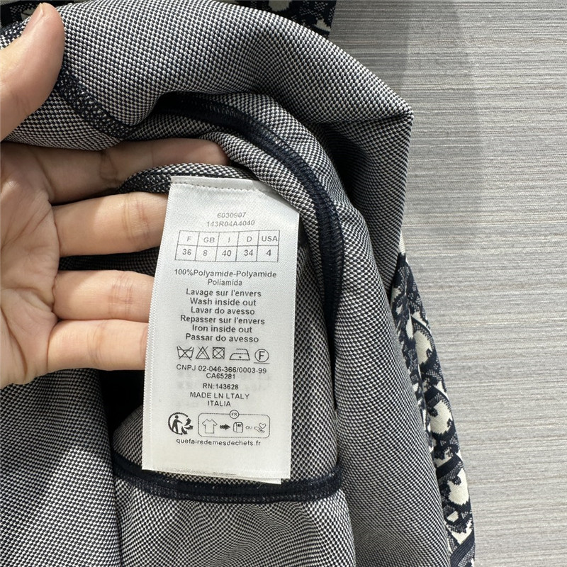 D10r black sleeveless logo print dress