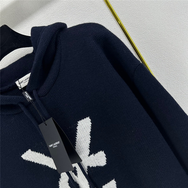 Y51 hooded logo sweater