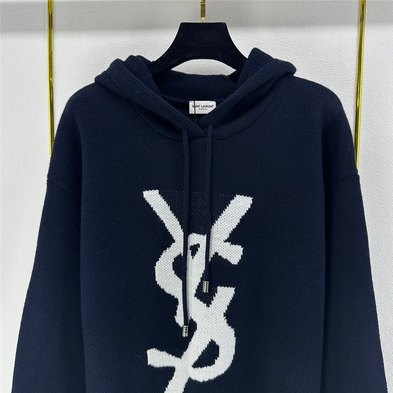 Y51 hooded logo sweater