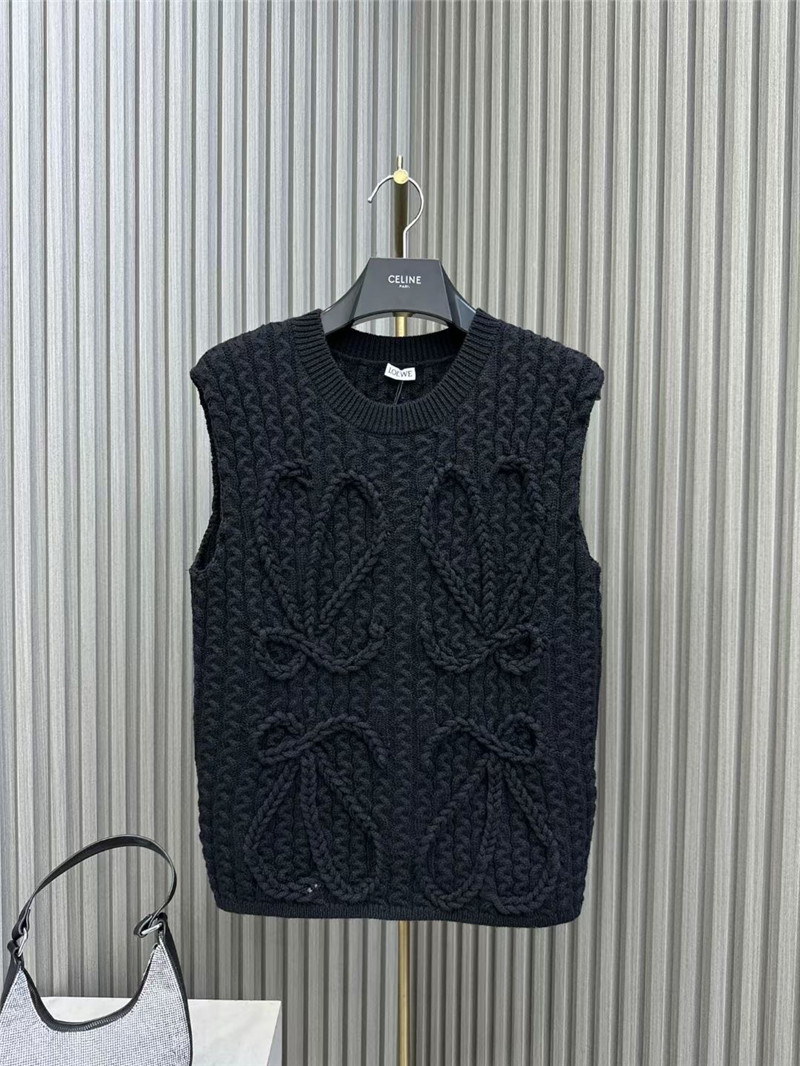 L0ew* embroidered logo vest