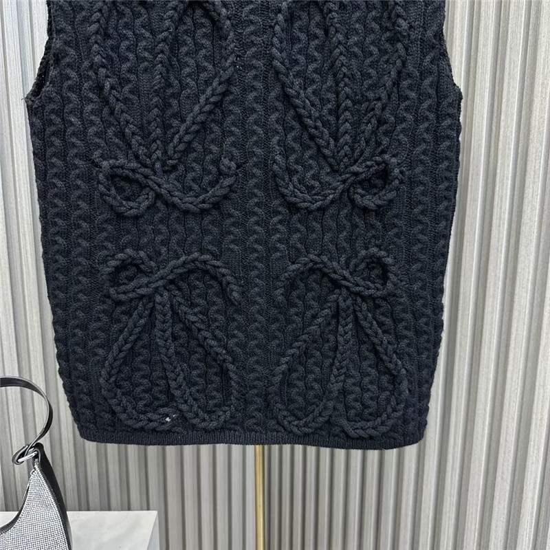 L0ew* embroidered logo vest