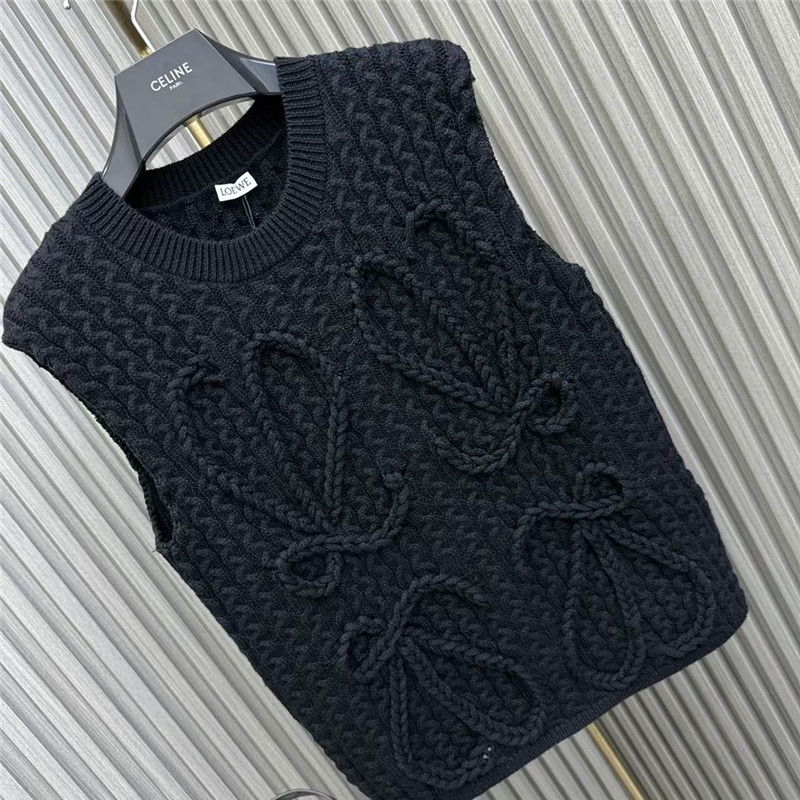 L0ew* embroidered logo vest