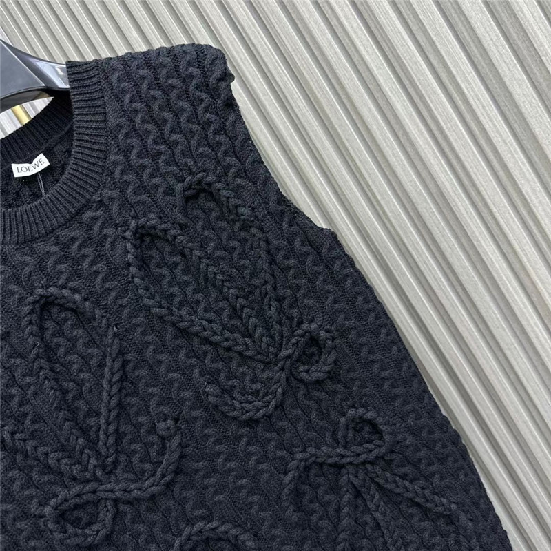 L0ew* embroidered logo vest