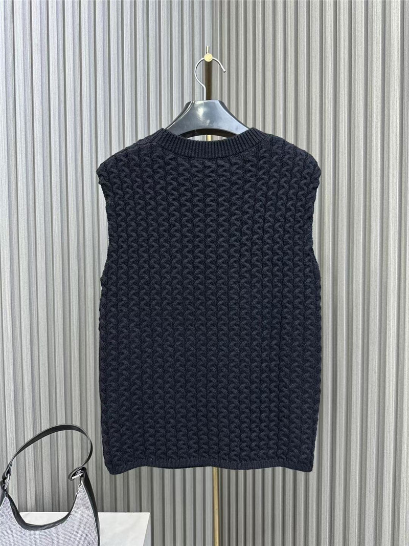 L0ew* embroidered logo vest