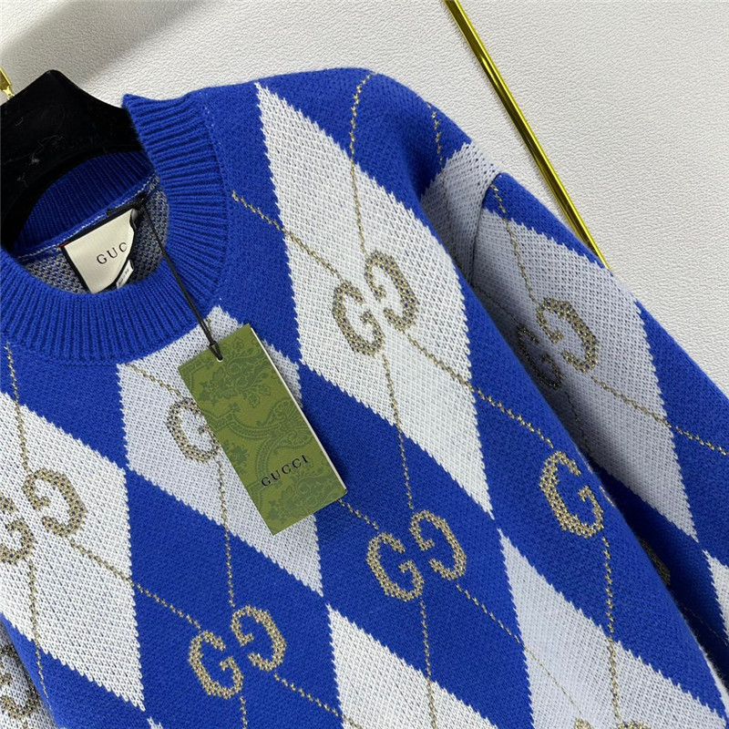 Gvc*1 logo gold silk sweater