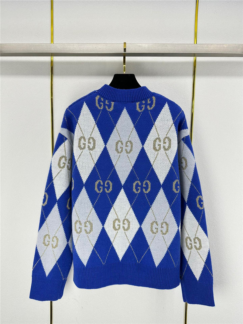 Gvc*1 logo gold silk sweater