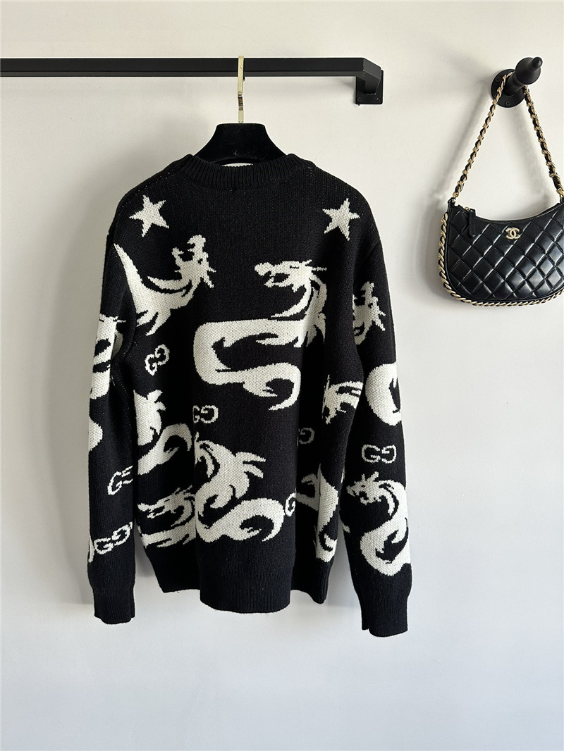 Gvc*1 dragon neck sweater in navy