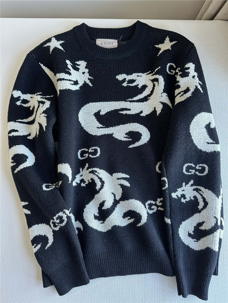 Gvc*1 dragon neck sweater in navy