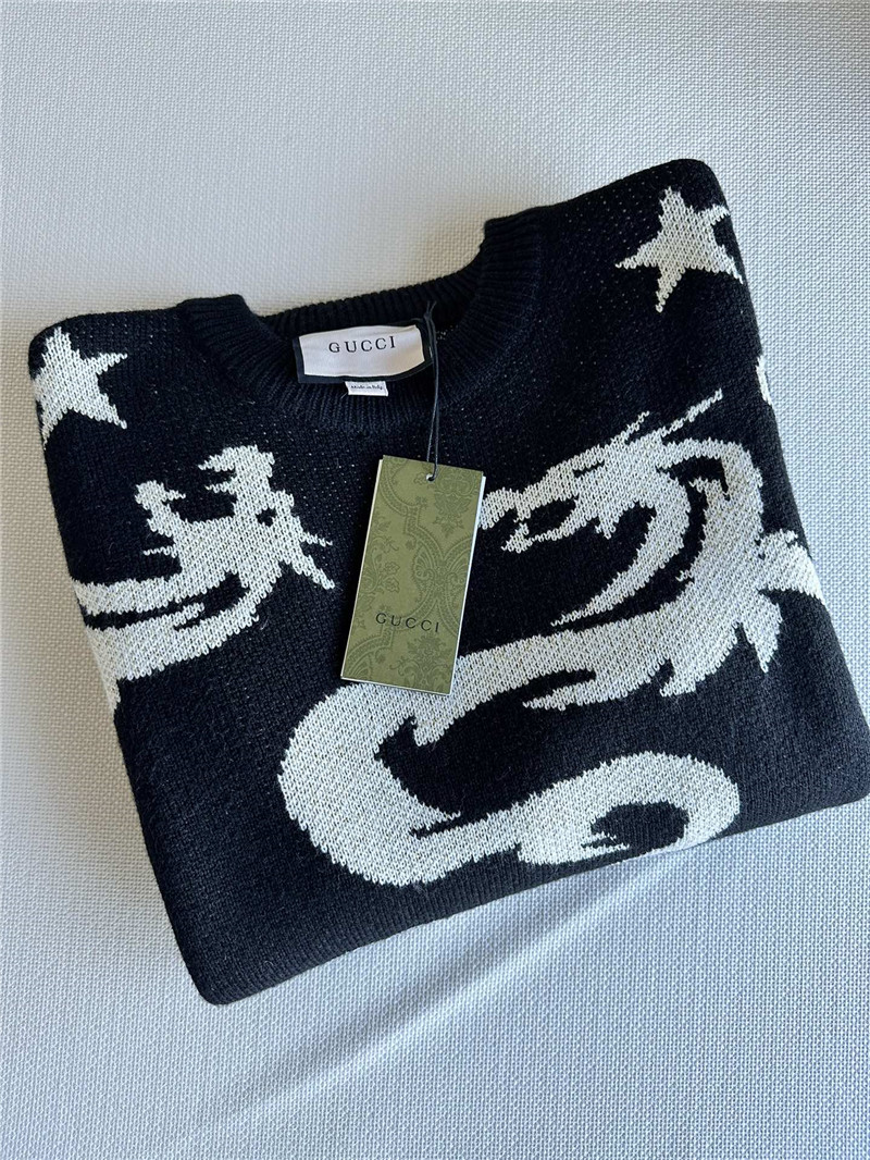 Gvc*1 dragon neck sweater in navy