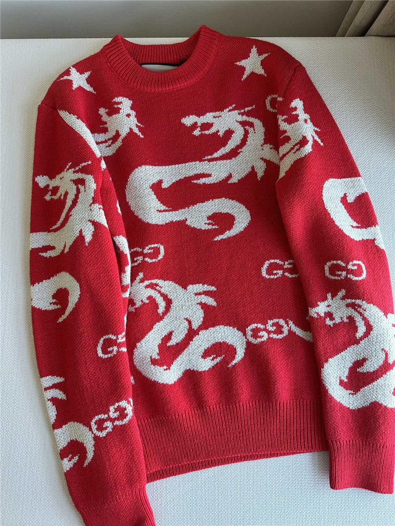 Gvc*1 red dragon neck sweater