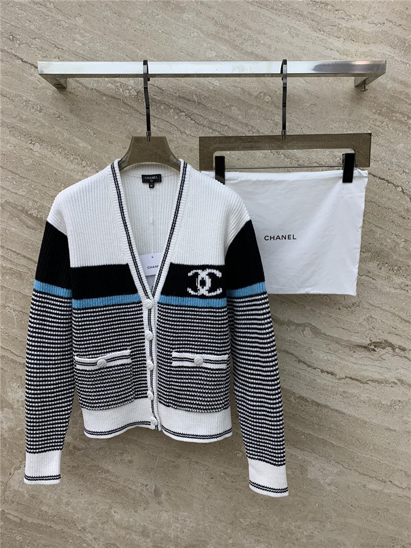 Ch**el contrast wool cardigan in white