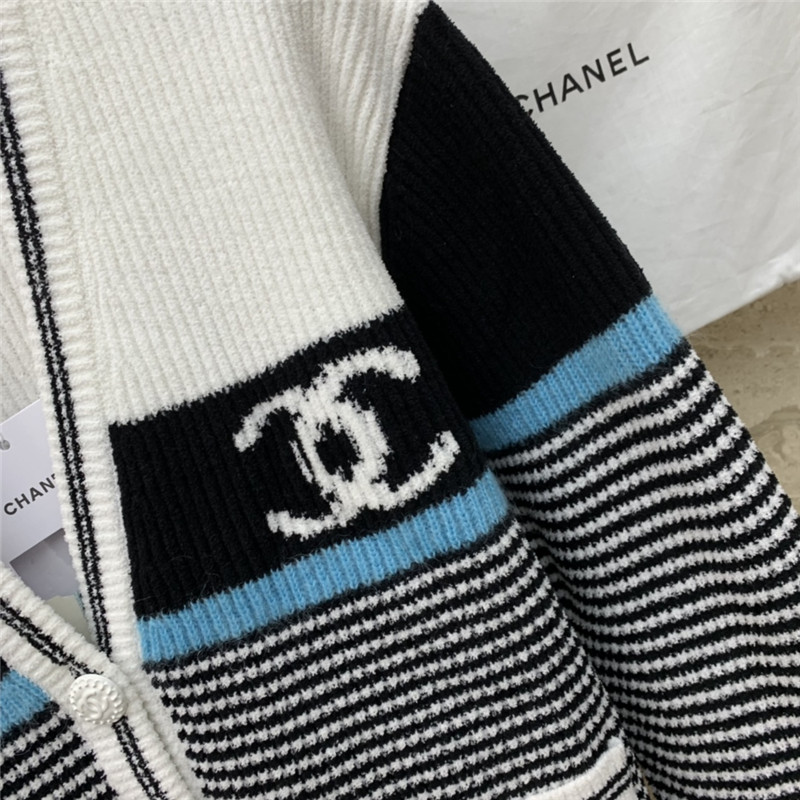 Ch**el contrast wool cardigan in white