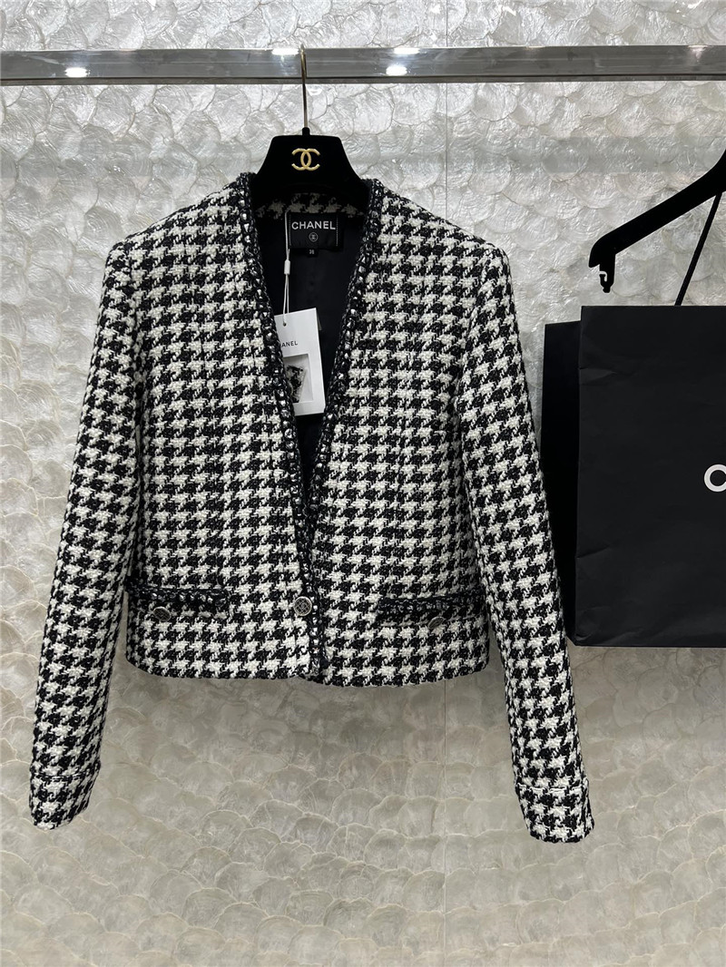 Ch**el v-neck houndstooth coat