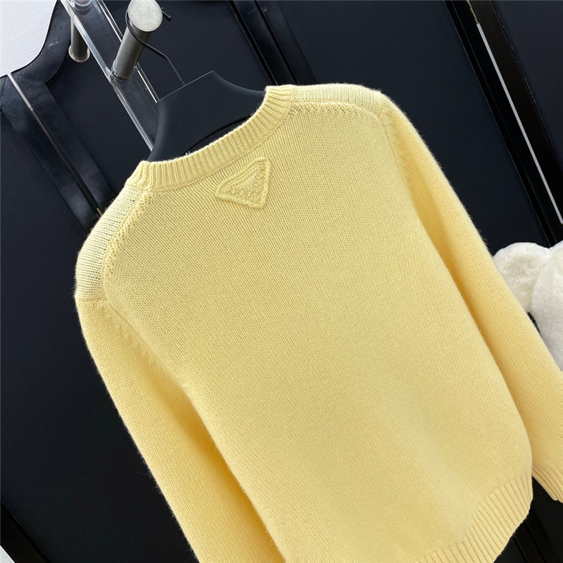 Pra*a crew neck knit sweater in yellow