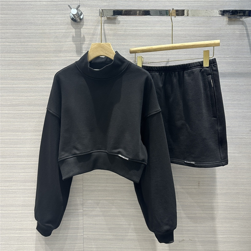 A1exa*der wang short sweatshirt + small skirt suit