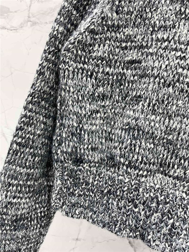 Gvc*1 floral grey crewneck knit cardigan