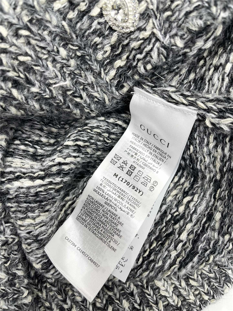 Gvc*1 floral grey crewneck knit cardigan