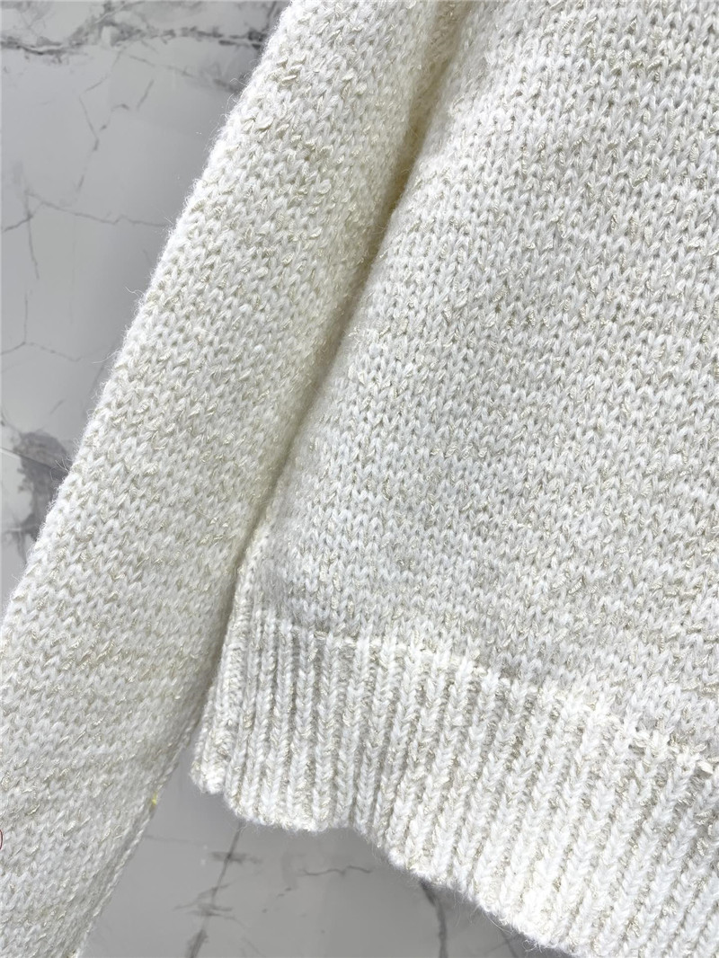 Gvc*1 white crewneck knit cardigan