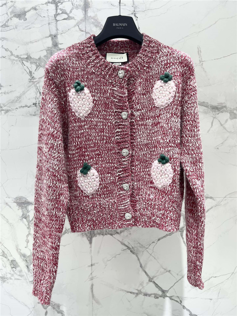 Gvc*1 red crewneck knit cardigan