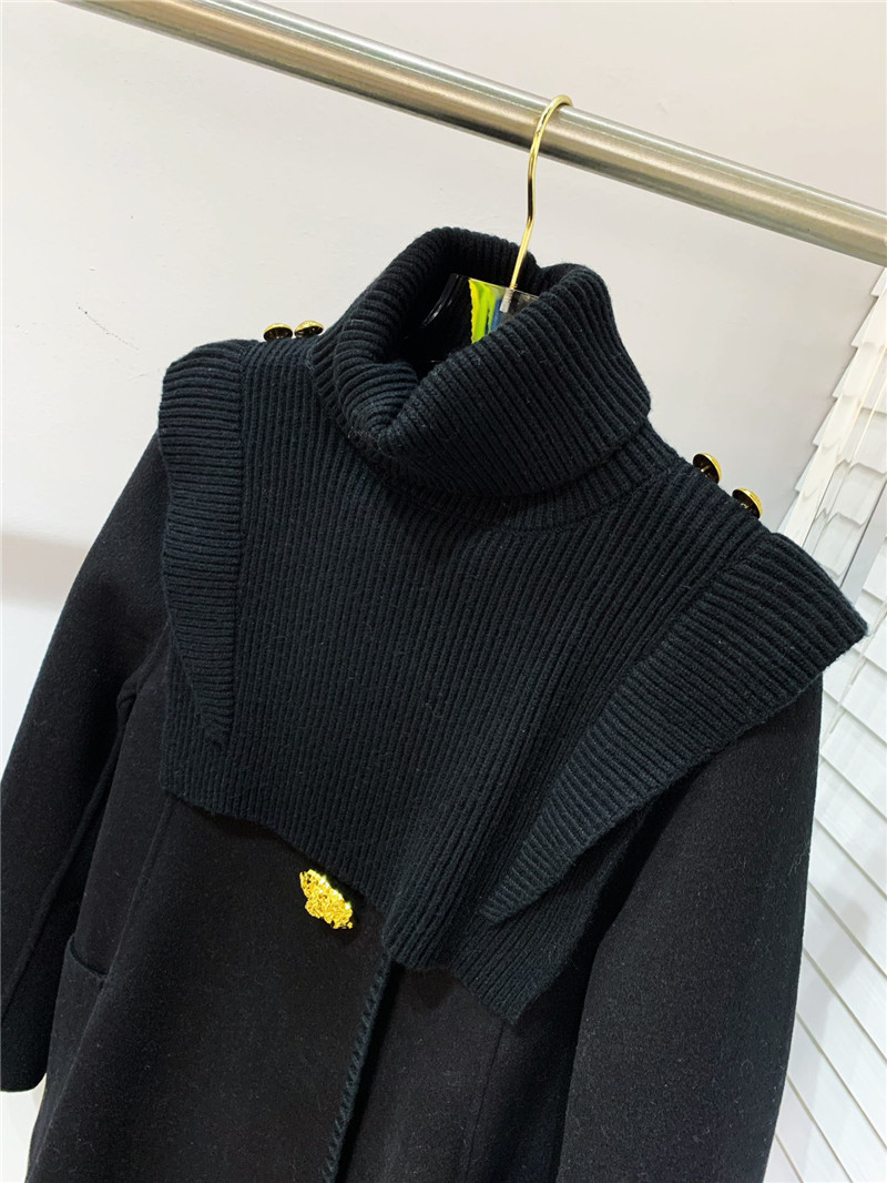 Y51 wool mid-length coat with rose gold buttons