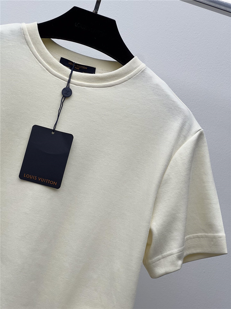 l0vis Vvtt0n lv presbyopic pocket t-shirt