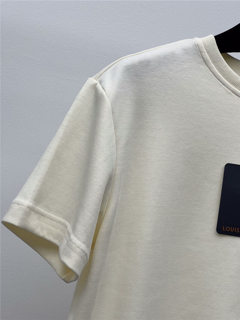 l0vis Vvtt0n lv presbyopic pocket t-shirt