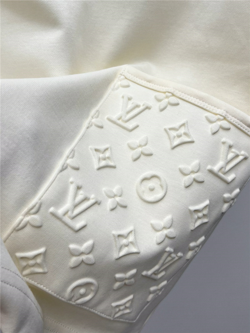 l0vis Vvtt0n lv presbyopic pocket t-shirt