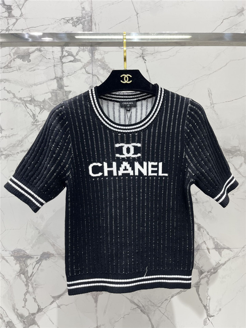 Ch**el vertical striped logo sweater black