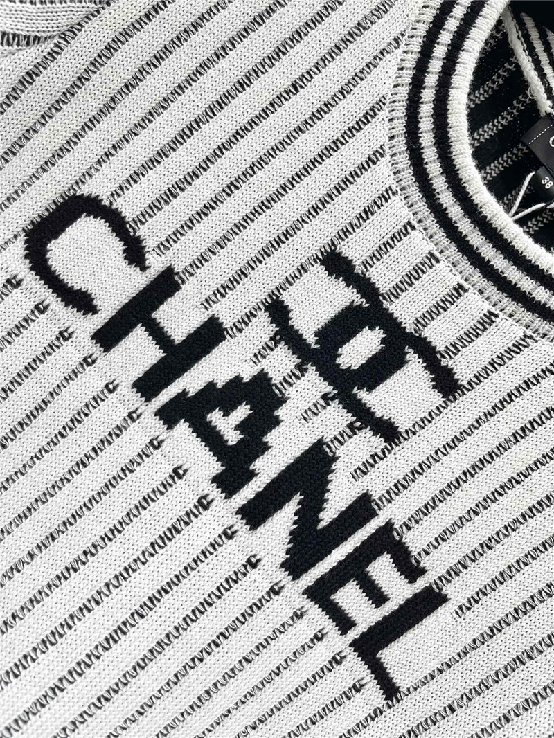 Ch**el vertical striped logo sweater white