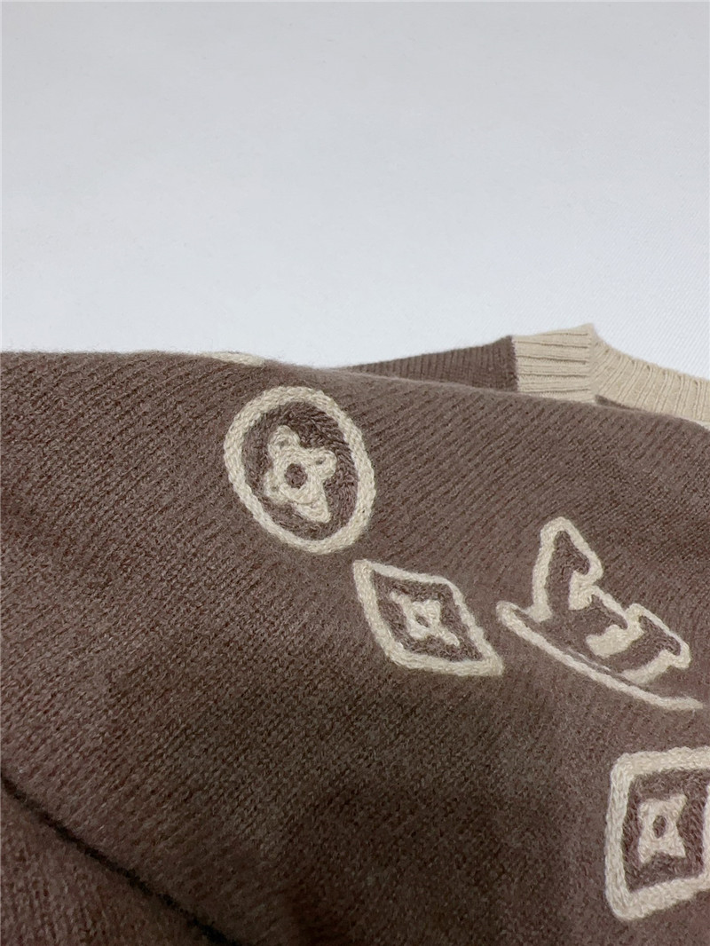 l0vis Vvtt0n logo cashmere sweater in brown