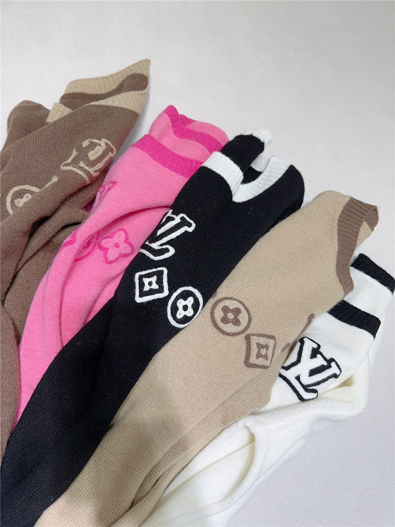 l0vis Vvtt0n logo cashmere sweater in brown