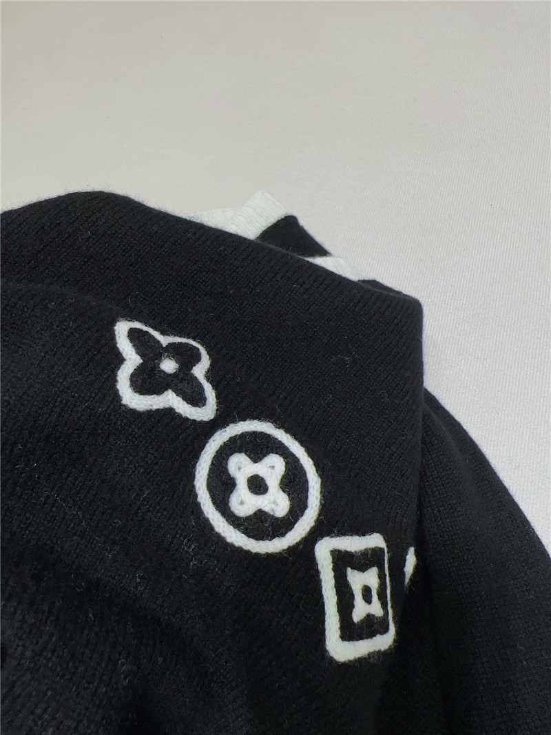 l0vis Vvtt0n logo cashmere sweater in navy luxury