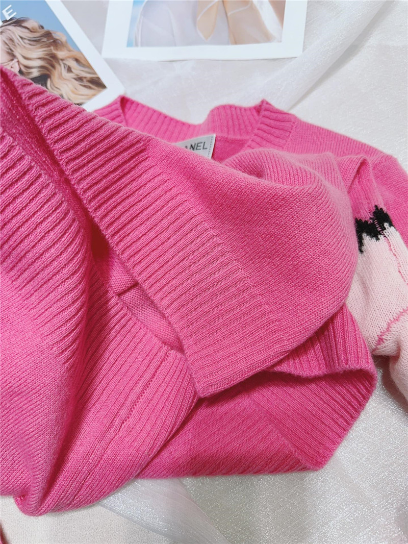 Ch**el logo cashmere sweater in elegant pink