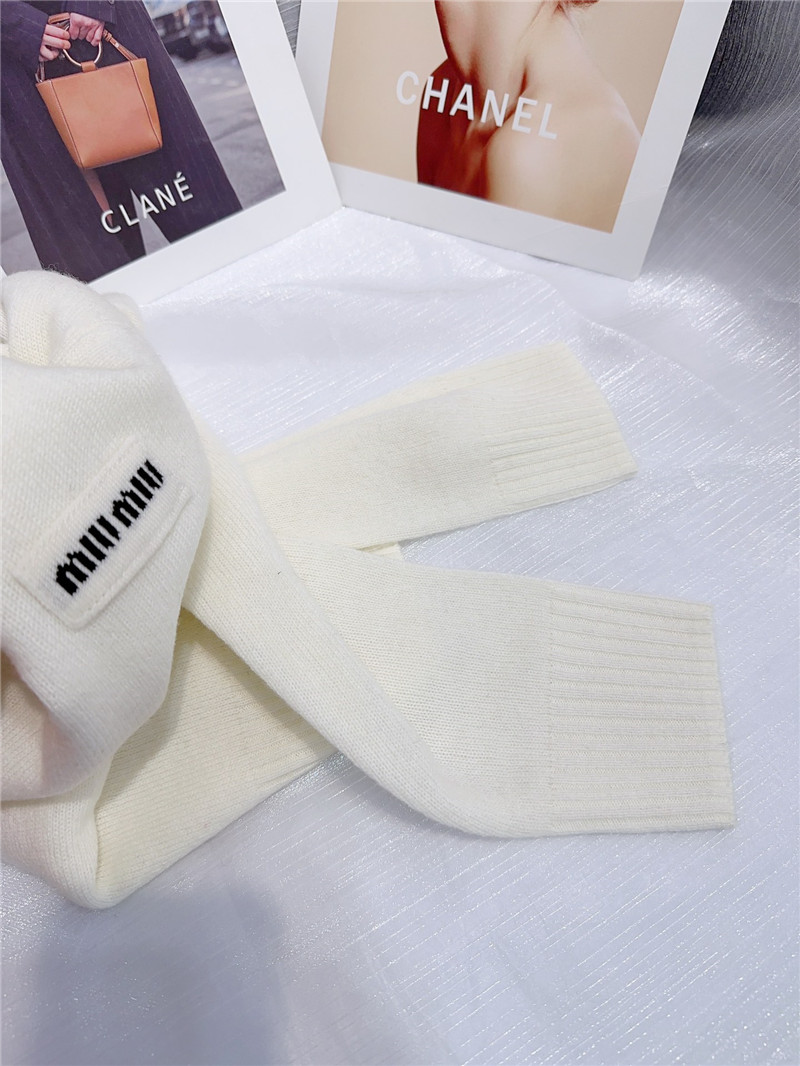 Miu Miu Logo Wool Sweater in Elegant White