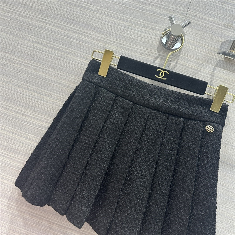Ch**el tweed pleated mini skirt