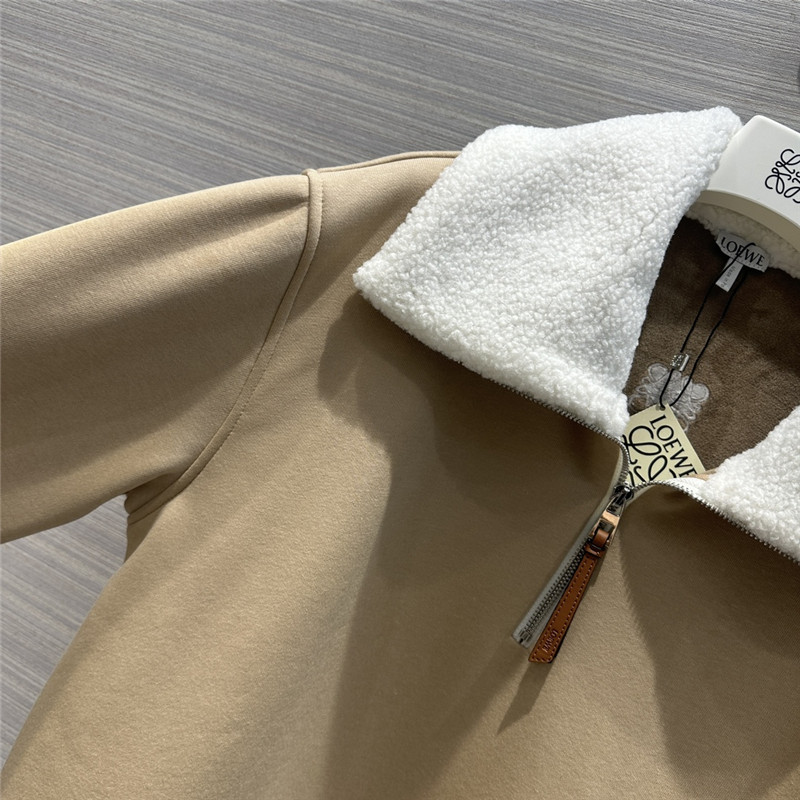 L0ew* lambswool collar sweatshirt beige