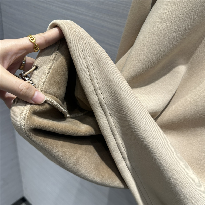 L0ew* lambswool collar sweatshirt beige