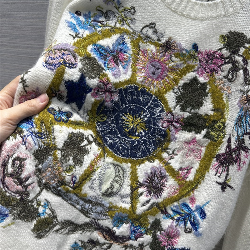 D10r embroidered cashmere sweater