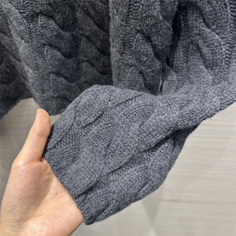 Cable Turtleneck Cashmere Sweater in Grey