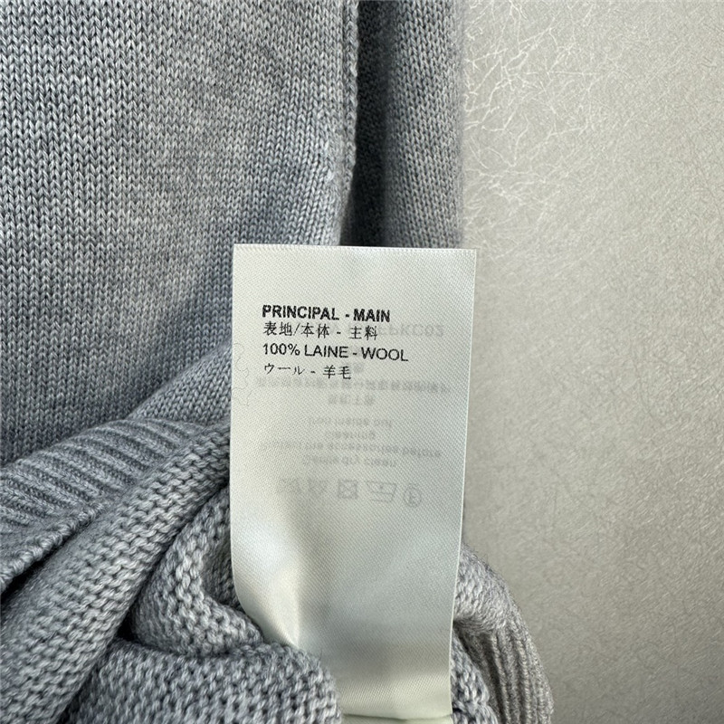 l0vis Vvtt0n logo cuffs sweater