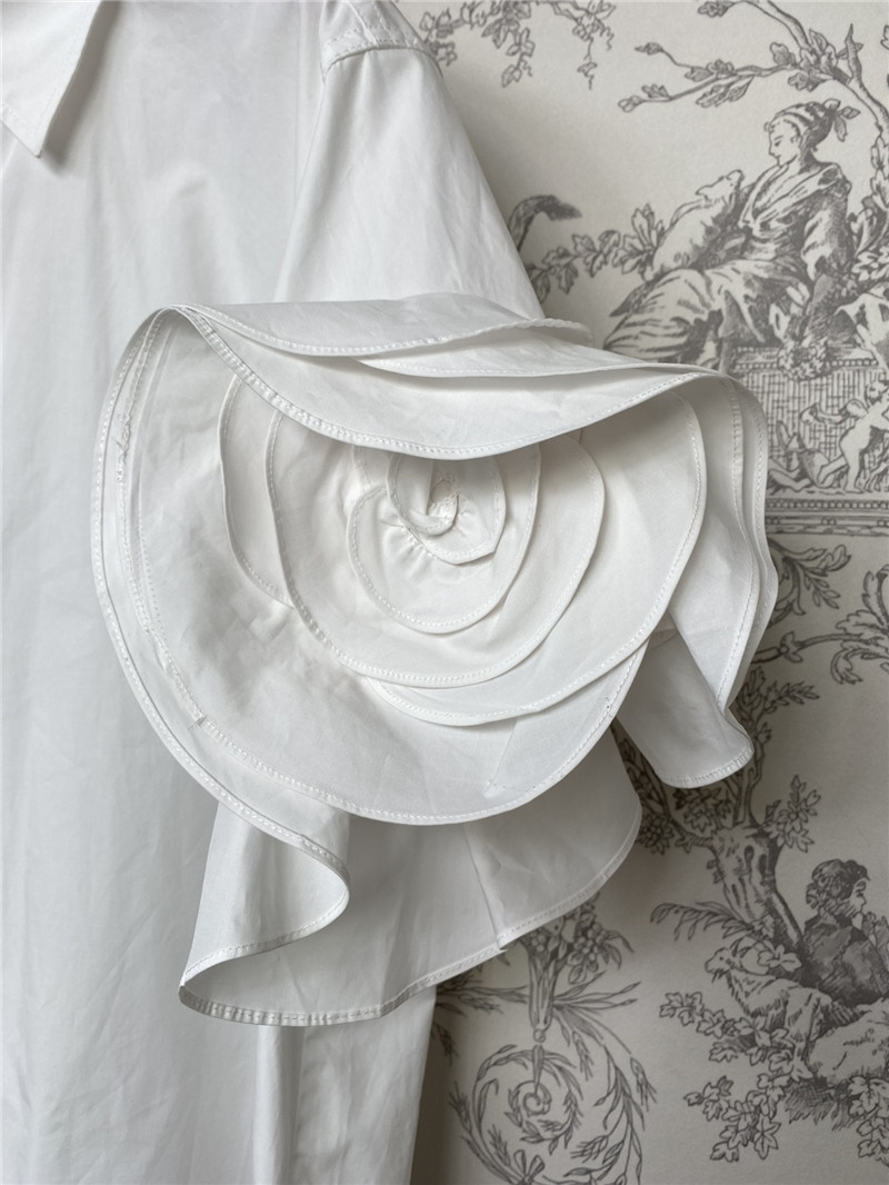 Va1e*ntin0 early spring new flower sleeve shirt