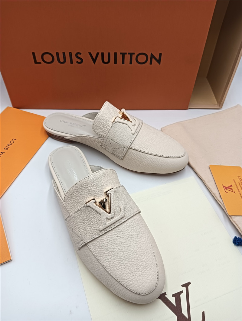 l0vis Vvtt0n lv flat loafers