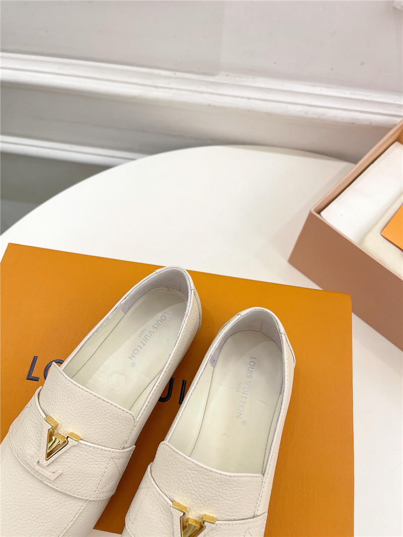 l0vis Vvtt0n lv flat loafers