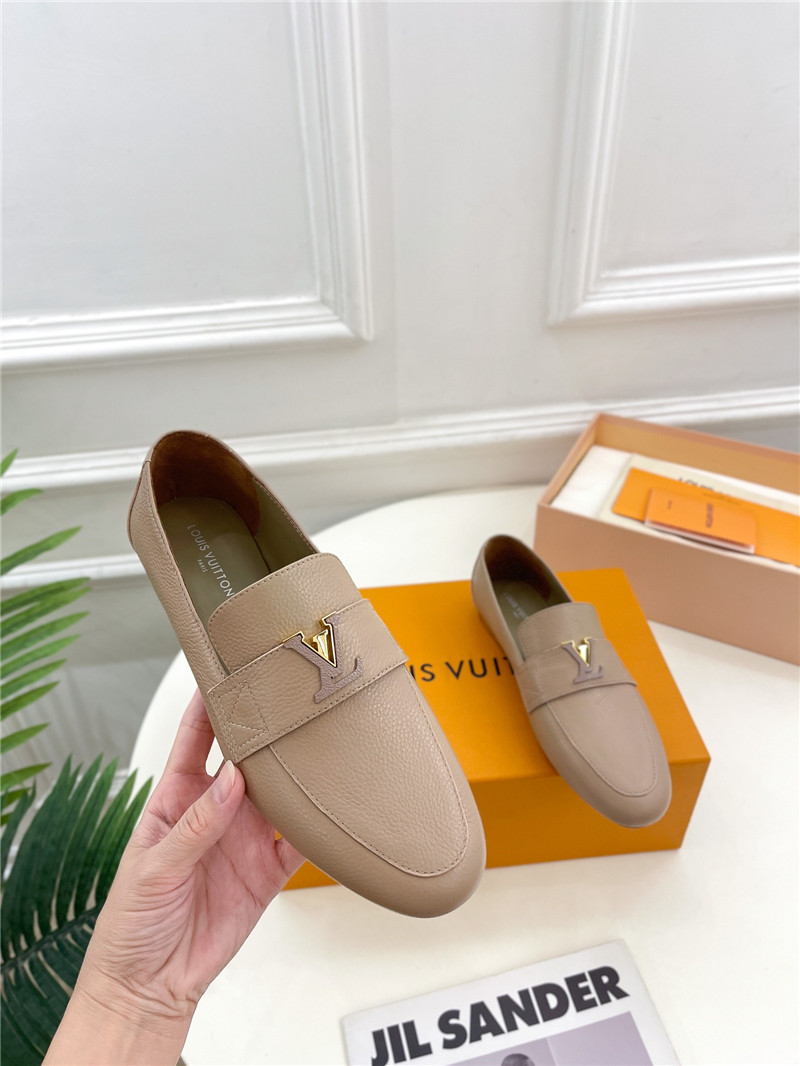l0vis Vvtt0n lv flat loafers