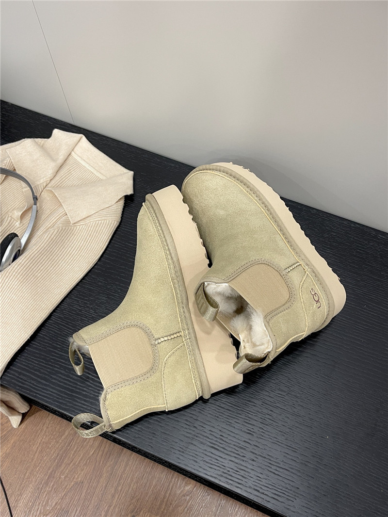 UGG Neumel Platform Chelsea Boot Beige