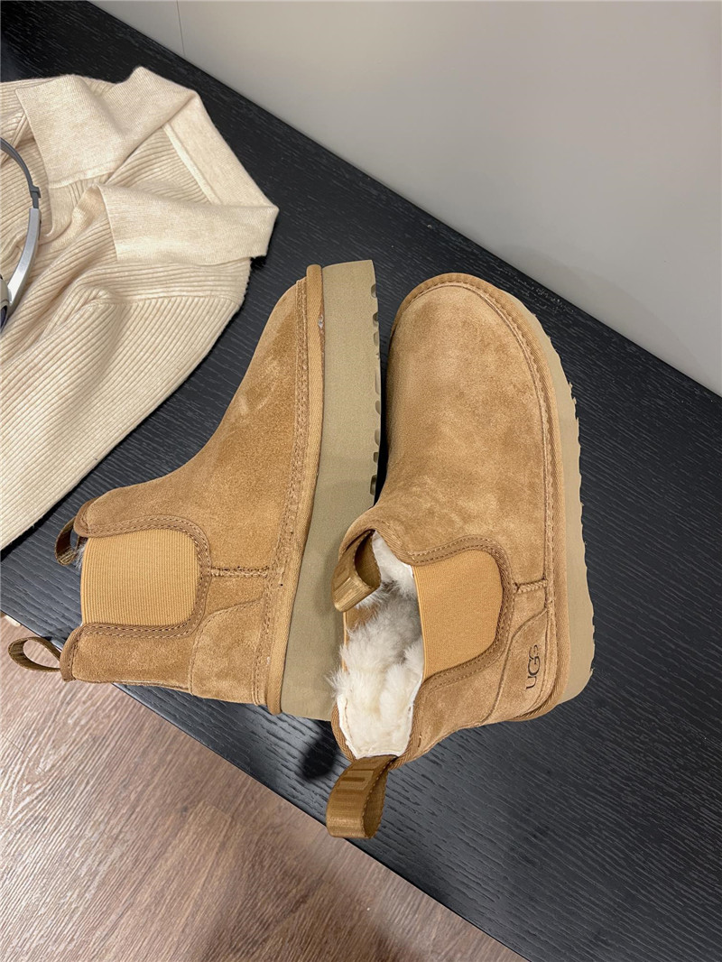 UGG Neumel Platform Chelsea Boot