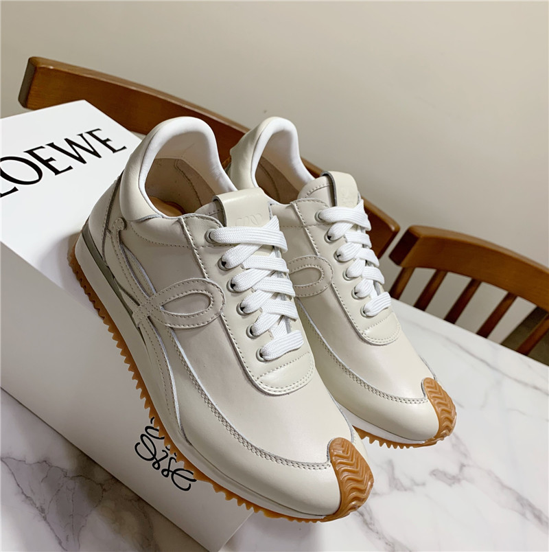 L0ew* flow runner sneaker beige