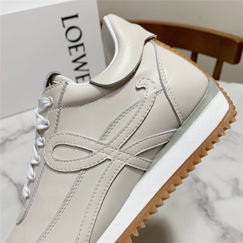 L0ew* flow runner sneaker beige