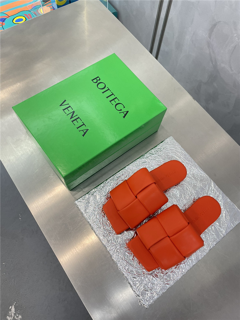 b0tt*ga Ven*ta large windmill block drag