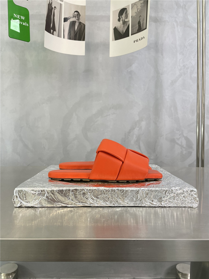 b0tt*ga Ven*ta large windmill block drag